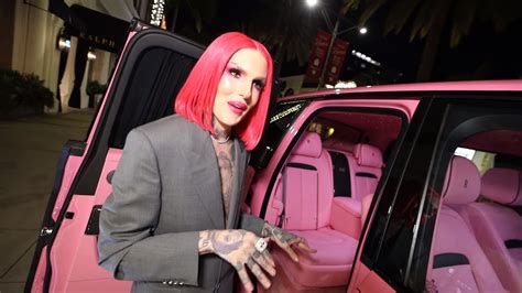 jeffree pink rolls.